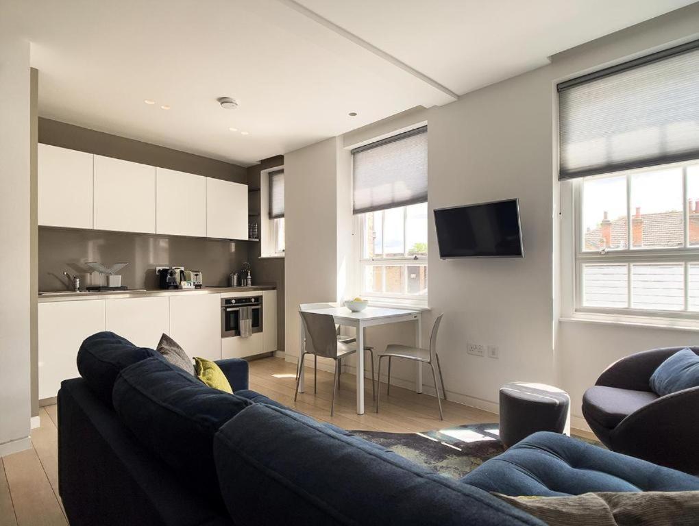 Wells Court By Aeria Apartments ลอนดอน ภายนอก รูปภาพ