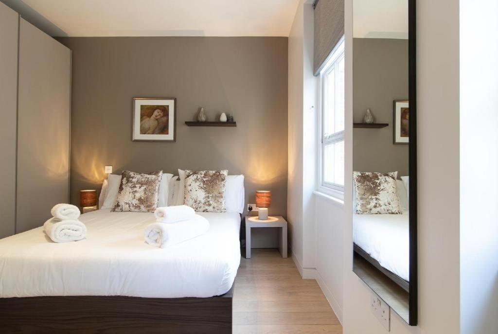 Wells Court By Aeria Apartments ลอนดอน ภายนอก รูปภาพ